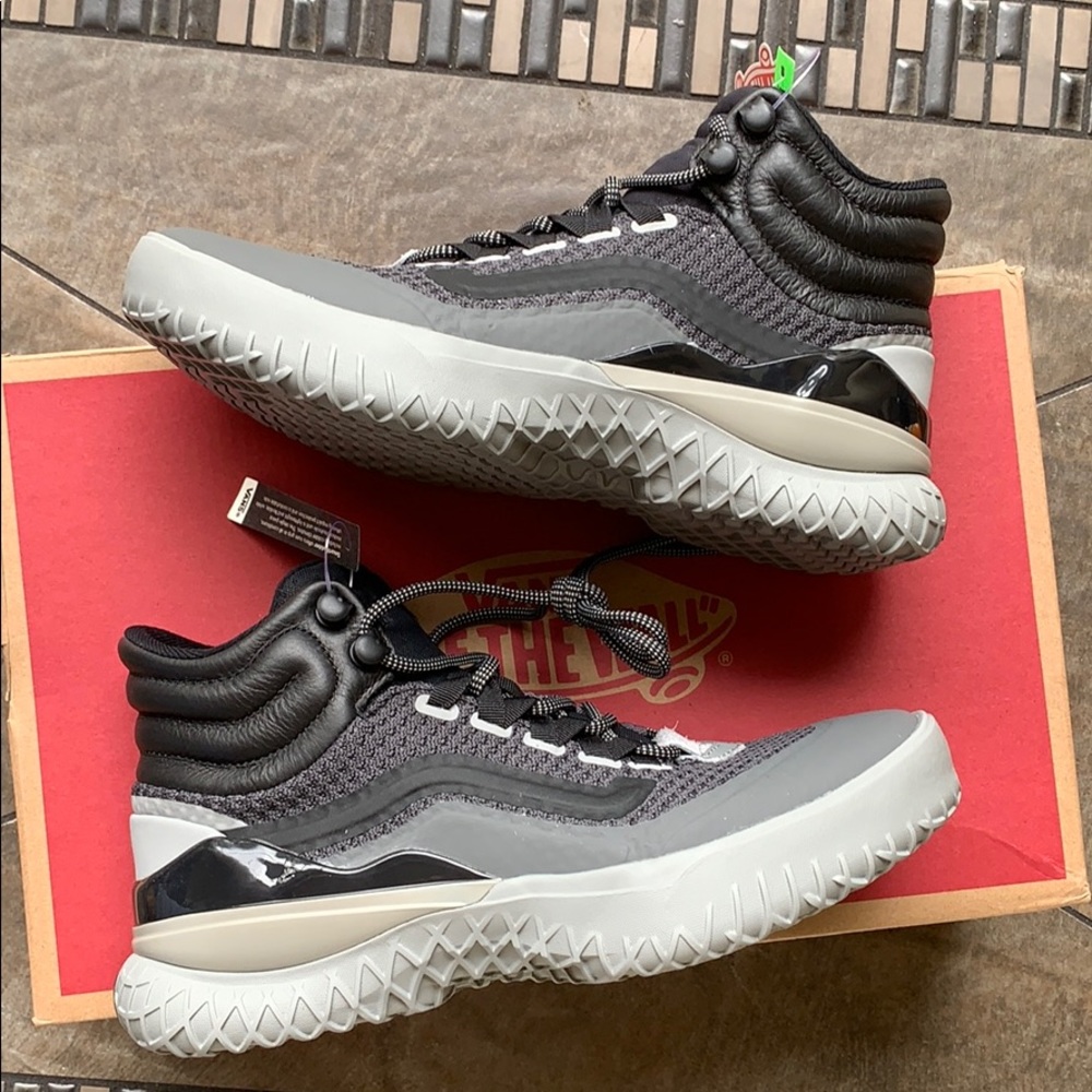 VANS CITY HI-RISE BLACK/DRIZZLE WMNS - Picture 13 of 16